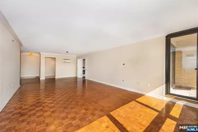 900 Palisade 18N #18N, Fort Lee, NJ 07024 - Photo 9