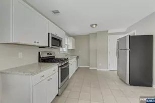 8 Iroquois Ave, Oakland, NJ 07436 - Photo 11