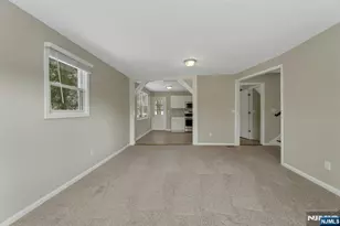 8 Iroquois Ave, Oakland, NJ 07436 - Photo 7