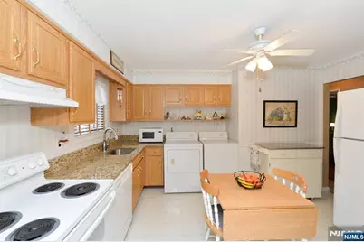 50 Rock B #B, Hawthorne, NJ 07506 - Photo 9