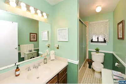 50 Rock B #B, Hawthorne, NJ 07506 - Photo 11