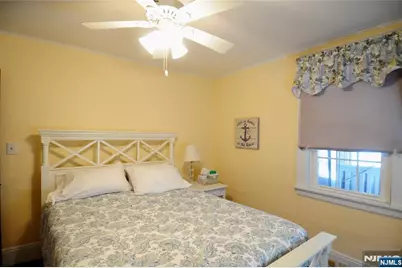 640 Stockton Street, New Milford, NJ 07646 - Photo 9