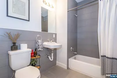 90 Clinton 206 #206, Newark, NJ 07114 - Photo 21