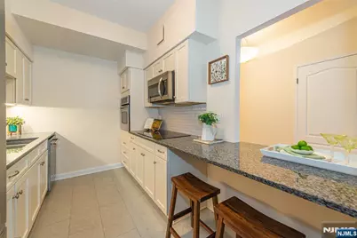 10 Smith Manor Boulevard 815 #815, West Orange Township, NJ 07052 - Photo 15