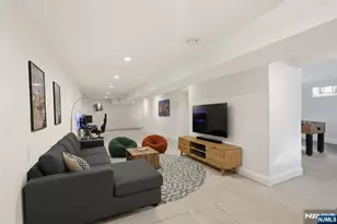 403 Lawn Ridge Rd, Orange, NJ 07050 - Photo 19