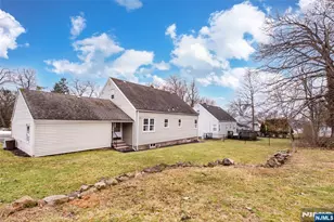 33 Laurel Pl, West Caldwell, NJ 07006 - Photo 31