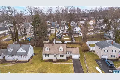 33 Laurel Place, West Caldwell, NJ 07006 - Photo 37