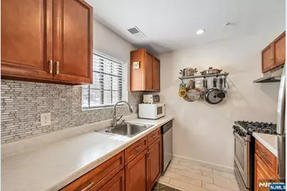 707 Thoreau Court, Mahwah, NJ 07430 - Photo 3