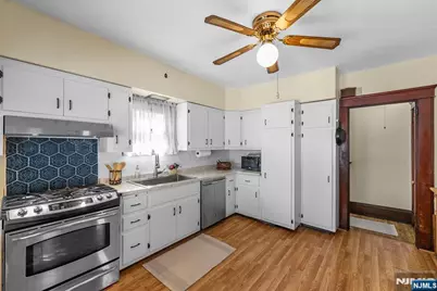 185 4th Avenue, Hawthorne, NJ 07506 - Photo 13