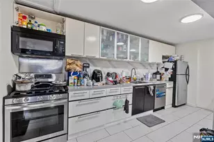 82 Garfield Ave, Jersey City, NJ 07305 - Photo 17