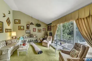 75 Cherokee Ave, Allendale, NJ 07401 - Photo 11