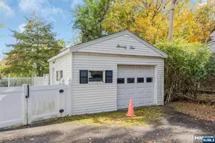 75 Cherokee Ave, Allendale, NJ 07401 - Photo 25