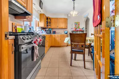 20 Bergen Avenue, North Arlington, NJ 07031 - Photo 5