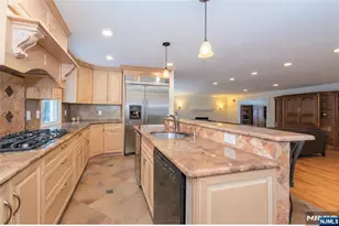 5 Pin Oak, West Caldwell, NJ 07006 - Photo 7