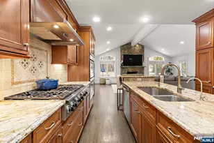 379 Butternut Ave, Wyckoff Township, NJ 07481 - Photo 7