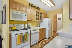 2000 Linwood Ave 5A, Fort Lee, NJ 07024 - Photo 9