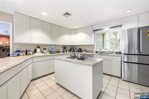 525 Franklin Ave, Franklin Lakes, NJ 07417 - Photo 11