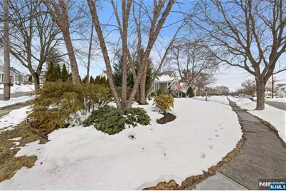 93 Bromley Place, Nutley, NJ 07110 - Photo 37