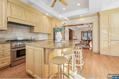 328 Carmita Avenue, Rutherford, NJ 07070 - Photo 15