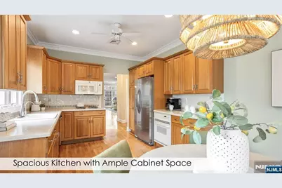 311 Huntington Court, Wyckoff Township, NJ 07481 - Photo 11
