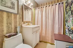 555 North Ave 17-U, Fort Lee, NJ 07024 - Photo 7