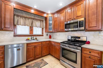 18 Johnson Street, Clifton, NJ 07014 - Photo 9