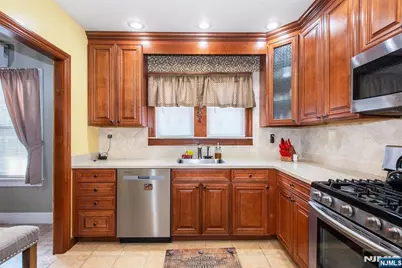 18 Johnson Street, Clifton, NJ 07014 - Photo 7