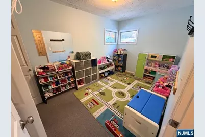 911 Colfax, Pompton Lakes, NY 07442 - Photo 13