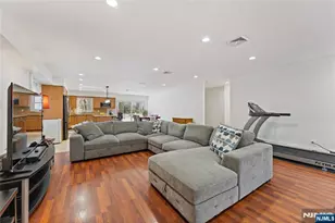 4 Harlow Crescent, Fair Lawn, NJ 07410 - Photo 9