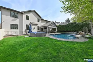 106 Arnot Pl, Paramus, NJ 07652 - Photo 33