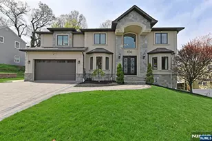 106 Arnot Pl, Paramus, NJ 07652 - Photo 1