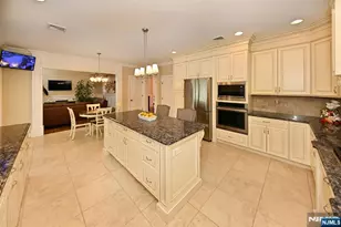106 Arnot Pl, Paramus, NJ 07652 - Photo 17