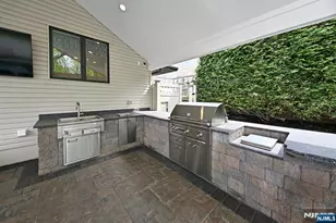 106 Arnot Pl, Paramus, NJ 07652 - Photo 37