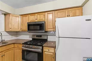 412 Walker St, Fairview, NJ 07022 - Photo 23