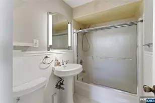 160 Overlook Ave 16C, Hackensack, NJ 07601 - Photo 17