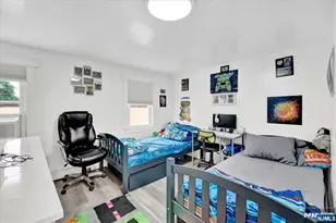 76 Holmes St, Belleville, NJ 07109 - Photo 5