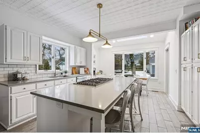 97 Montclair Avenue, Montclair, NJ 07042 - Photo 15