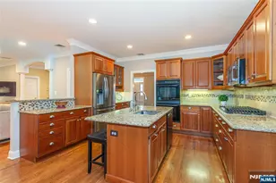 503 Stonewall Ct, Wyckoff Township, NJ 07481 - Photo 7