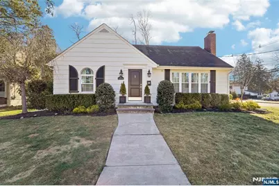 118 Lakewood Avenue, Ho Ho Kus, NJ 07423 - Photo 1