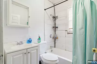 158 S Clinton Street, East Orange, NJ 07018 - Photo 15