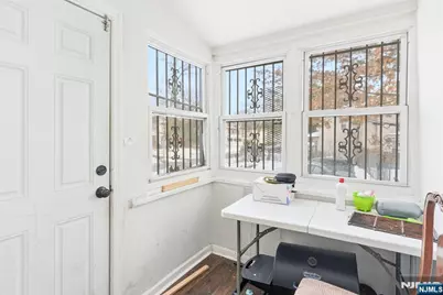 158 S Clinton Street, East Orange, NJ 07018 - Photo 11
