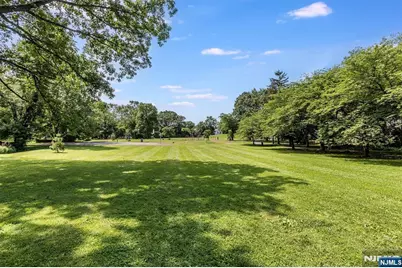 5 Canterbury Drive, Montclair, NJ 07042 - Photo 37