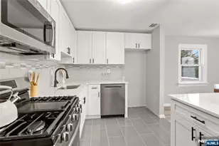 77 Chestnut Dr, Wayne, NJ 07470 - Photo 9