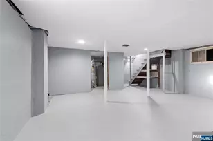 77 Chestnut Dr, Wayne, NJ 07470 - Photo 31