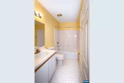 92 Perez Drive, Newark, NJ 07103 - Photo 13