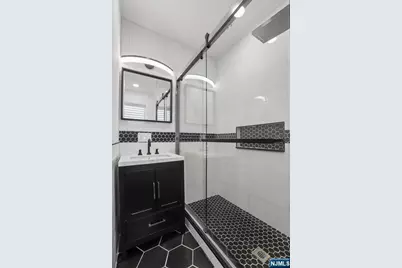 31 Claremont Avenue, Jersey City, NJ 07305 - Photo 21