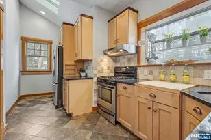 15 Garfield Pl, Montclair, NJ 07043 - Photo 13