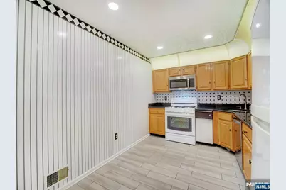 77 Howard Street, Newark, NJ 07103 - Photo 7
