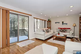 16 Sandburg Ct, Mahwah, NJ 07430 - Photo 19