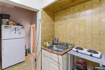 305 Clifton Avenue, Newark, NJ 07104 - Photo 27